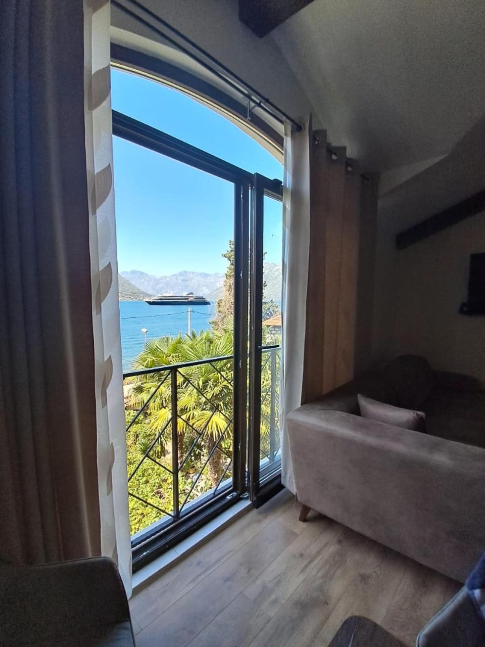 Appartement Regina Di Dobrota à Kotor Extérieur photo